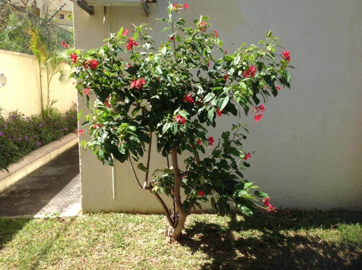 Lovely Apartment In Flic En Flac, Close To The Beach And All Amenities. 외부 사진