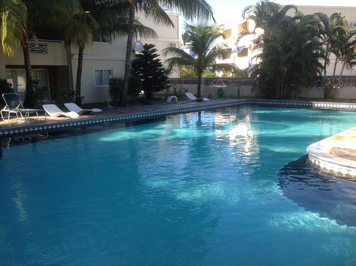 Lovely Apartment In Flic En Flac, Close To The Beach And All Amenities. 외부 사진