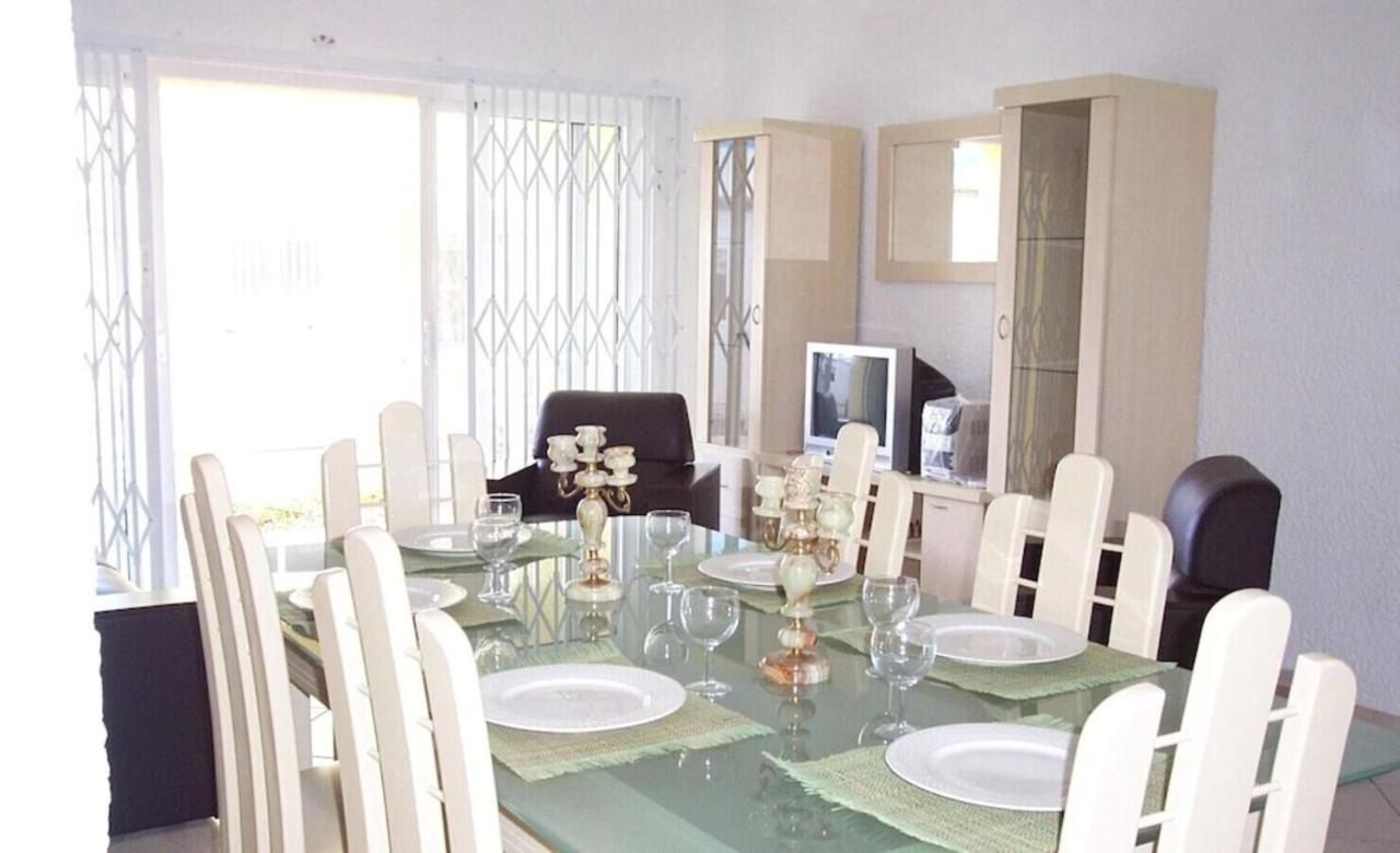 Lovely Apartment In Flic En Flac, Close To The Beach And All Amenities. 외부 사진