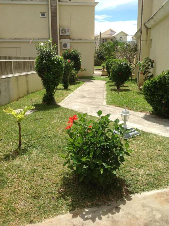 Lovely Apartment In Flic En Flac, Close To The Beach And All Amenities. 외부 사진